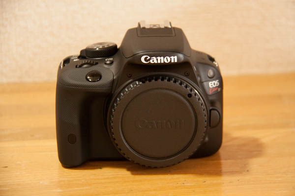 canon_eos_kiss_x7_double_zoom_kit_04