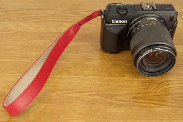 eos_m_handstrap_er-e1_07