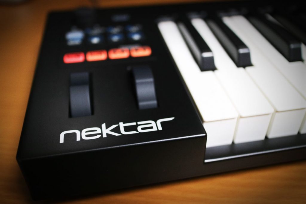 Nektar Technology Impact GX61を購入！コンパクトで格好いいMIDI 